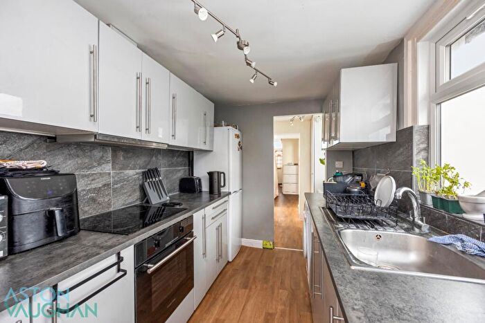 2 Bedroom Ground Maisonette To Rent In College Gardens, Brighton, East Sussex, BN2