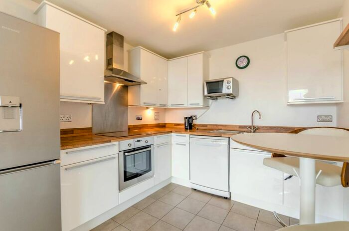 1 Bedroom Flat To Rent In Ealing Road, Brentford, TW8