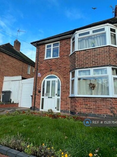 3 Bedroom Semi-Detached House To Rent In Lindfield Road, Leicester, LE3
