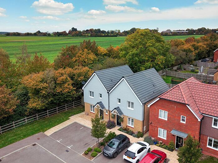 3 Bedroom Semi-Detached House For Sale In Sinclair Drive, Codmore Hill, Pulborough, RH20