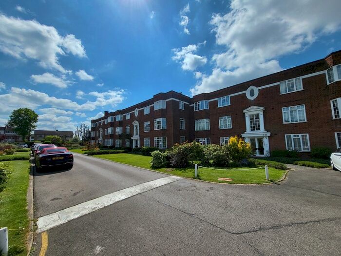 2 Bedroom Flat To Rent In Finchley Court, Finchley, N3