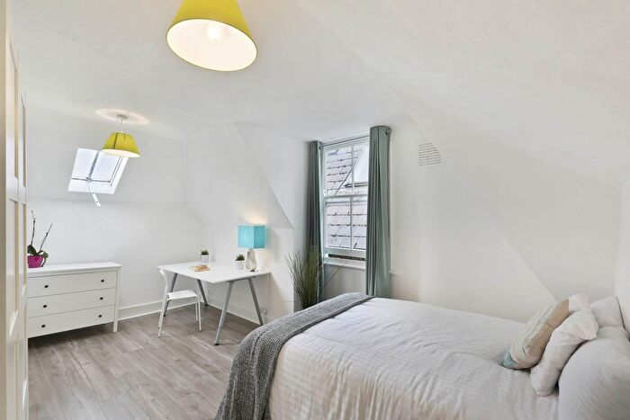 5 Bedroom Flat To Rent In Granard Road, London, SW12