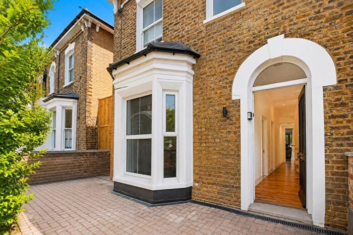 3 Bedroom End Of Terrace House To Rent In Middleton Road, London, E8