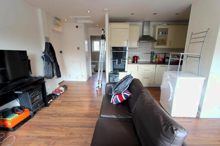 1 Bedroom Flat To Rent In Teresa Gardens, Waltham Cross, EN8