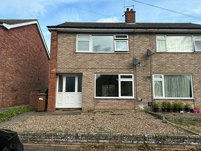 3 Bedroom Semi-Detached House To Rent In Garden Close, Bungay, NR35