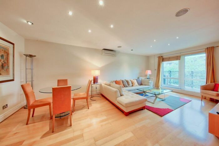 2 Bedroom Flat To Rent In Warren House, Beckford Close, London, W14