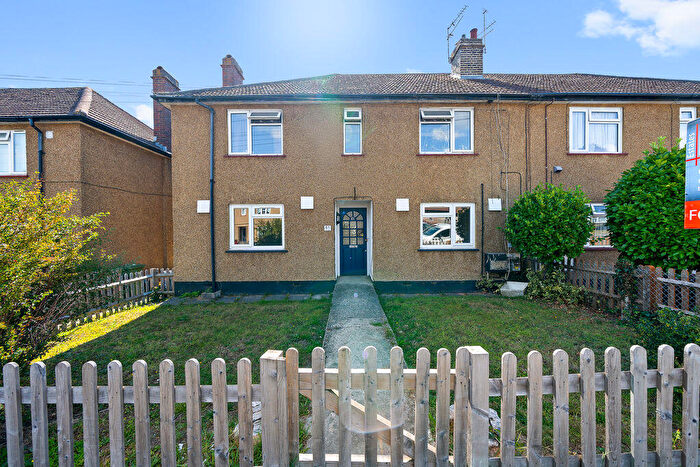 2 Bedroom Ground Maisonette For Sale In Mosul Way, Bromley, BR2