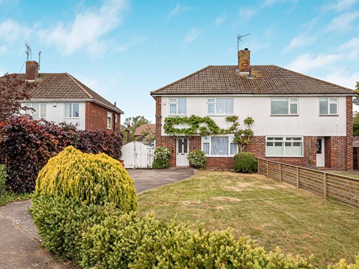 3 Bedroom Semi Detached House For Sale In Paddock Heights, Reading, RG10