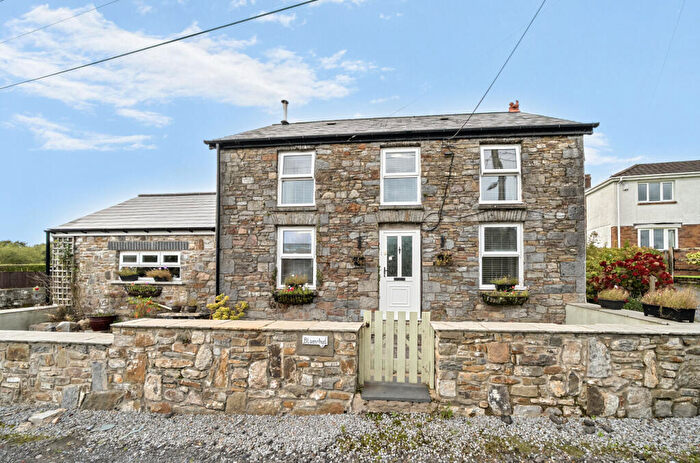 3 Bedroom Detached House For Sale In Foelgastell Carmarthenshire, SA14