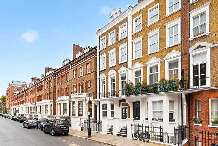 3 Bedroom Flat For Sale In Roland Gardens, London, SW7