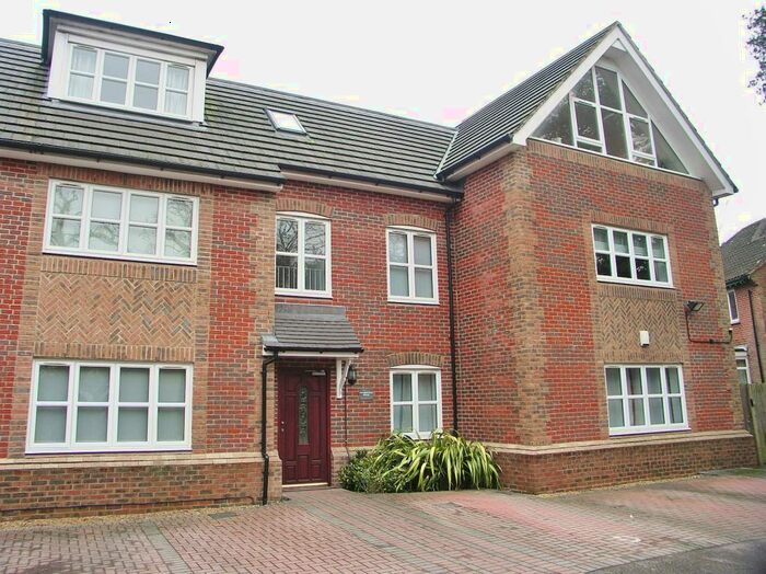 1 Bedroom Flat To Rent In Bassett Avenue, Bassett, Southampton, SO16