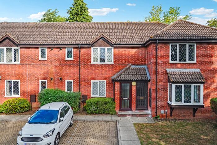 2 Bedroom Flat For Sale In Gunthorpe Road, Marlow, SL7