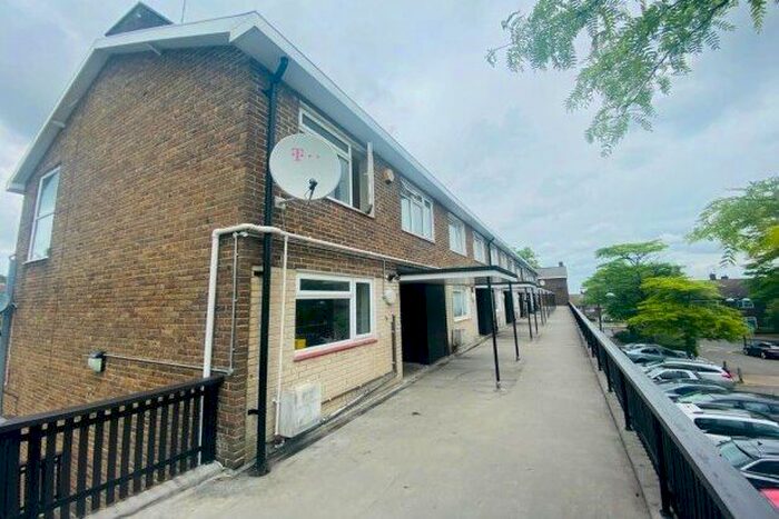 3 Bedroom Maisonette To Rent In Southgate Parade, Crawley, RH10