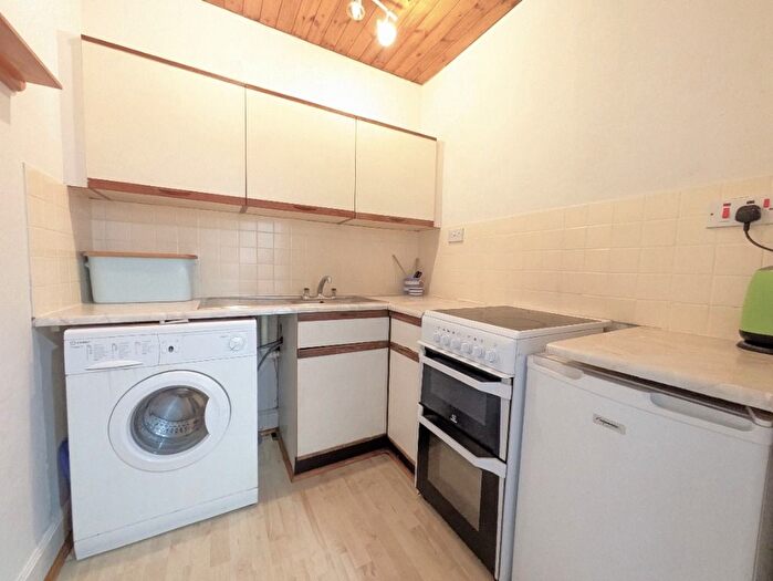 1 Bedroom Flat To Rent In Wardlaw Street, Gorgie, Edinburgh, EH11