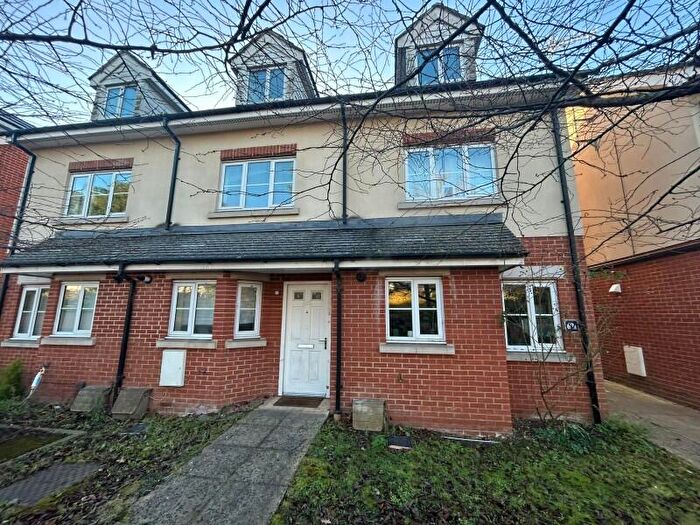 3 Bedroom Terraced House To Rent In Farnborough, GU14