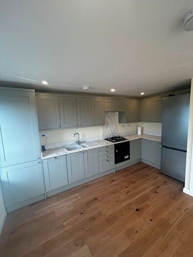 2 Bedroom Flat To Rent In Basinghall Gardens, Sutton, SM2
