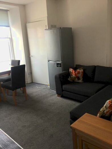 2 Bedroom Flat To Rent In Pitfour Street, West End, Dundee, DD2