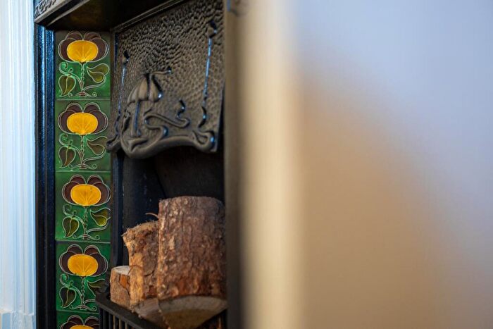 2 Bedroom Flat For Sale In Commercial Street, Kirkcaldy, KY1