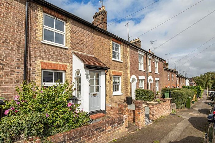 2 Bedroom Terraced House For Sale In Cravells Road, Harpenden, AL5