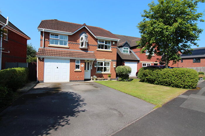 4 Bedroom Detached House For Sale In Magnolia Drive, Clayton-le-woods, Leyland, Lancashire, PR25
