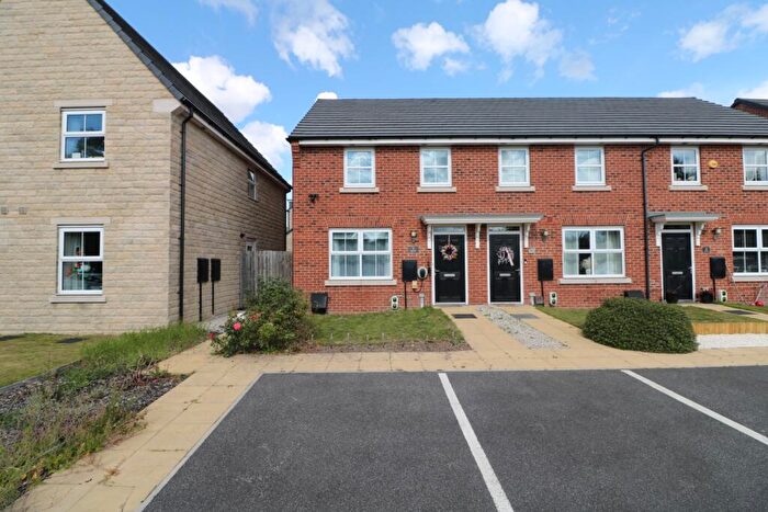 3 Bedroom End Of Terrace House For Sale In Ridge Lane, Birkenshaw, Bradford, Yorkshire, BD11