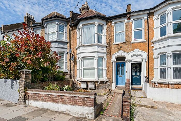 1 Bedroom Flat For Sale In Chestnut Rise, Plumstead, SE18