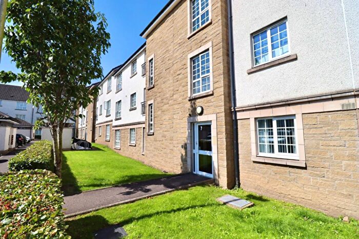 2 Bedroom Flat To Rent In Crown Crescent, Larbert, FK5