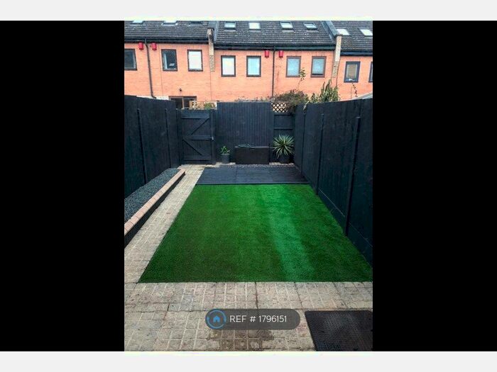 3 Bedroom Terraced House To Rent In Vallance Road, London, E2