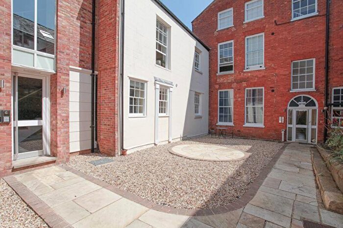 2 Bedroom Apartment To Rent In South Bar Street, Banbury, Oxfordshire, OX16