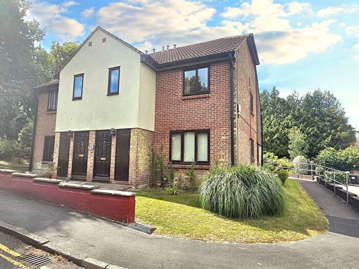 2 Bedroom Flat For Sale In Flat, Brincliffe, St. Johns Road, Crowborough, TN6