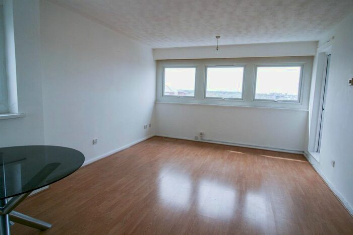 1 Bedroom Flat To Rent In Civic Close, Birmingham, B1