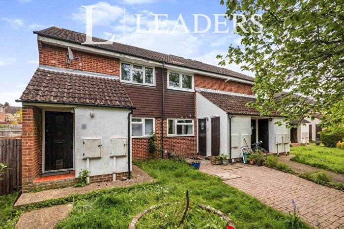 1 Bedroom Maisonette To Rent In Randalls Way Leatherhead, KT22