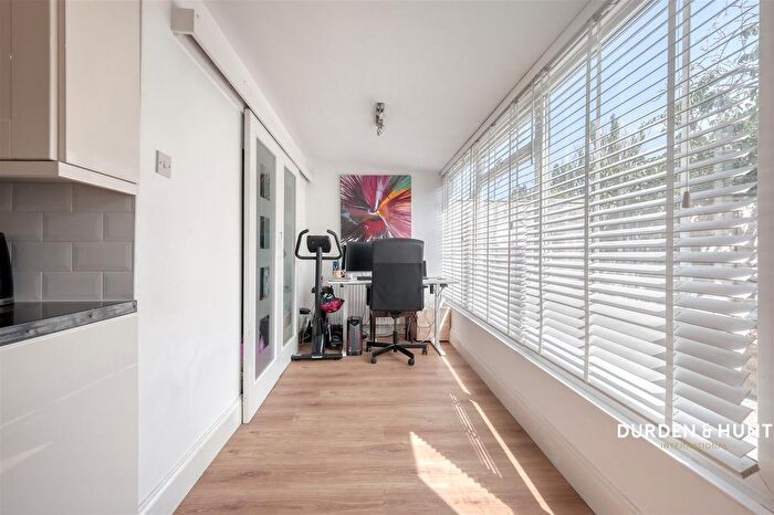 3 Bedroom Terraced House For Sale In Globe Road, Hornchurch, RM11