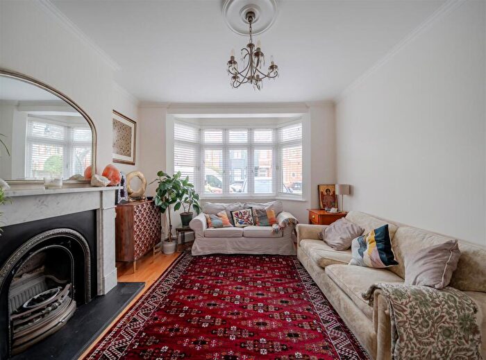 4 Bedroom Terraced House For Sale In Hanover Road, London, NW10