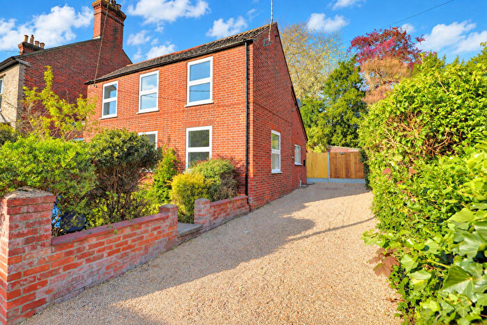 3 Bedroom Semi-Detached House To Rent In Lower Olland Street, Bungay, Suffolk, NR35