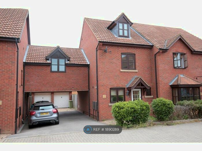 3 Bedroom Semi-Detached House To Rent In Berrington Grove, Westcroft, Milton Keynes, MK4