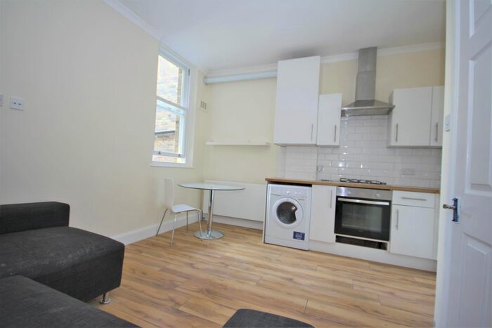 4 Bedroom Flat To Rent In Peckham High Street, London SE15