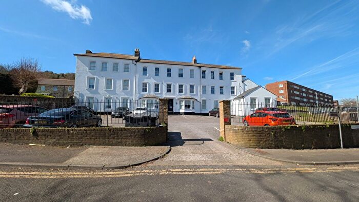1 Bedroom Flat To Rent In Prince Of Wales House, Durham Hill, Dover, Kent, CT17