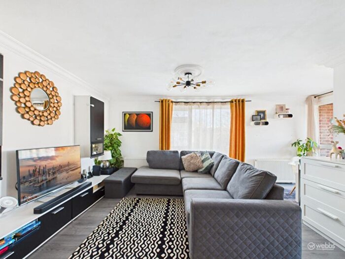 1 Bedroom Flat For Sale In Holmbury Grove, Croydon, CR0