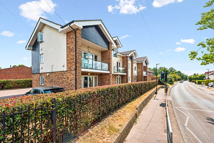 2 Bedroom Flat To Rent In Abridge Heights, New Farm Drive, Lambourne, Essex, RM4