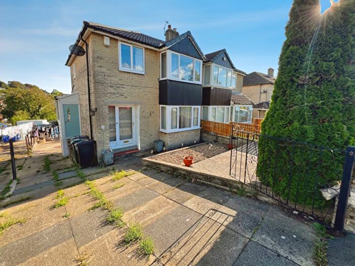 3 Bedroom Semi-Detached House For Sale In Myers Lane, Bradford, BD2