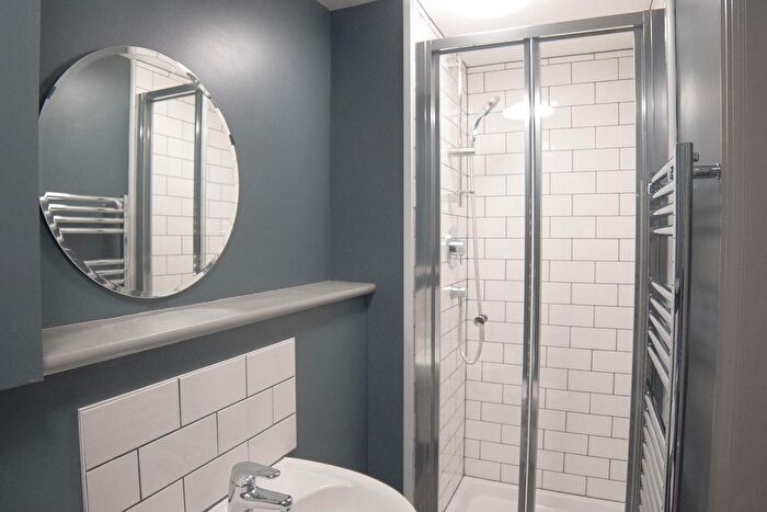 1 Bedroom Flat To Rent In Shire Oak Road, Headingley, Leeds, LS6