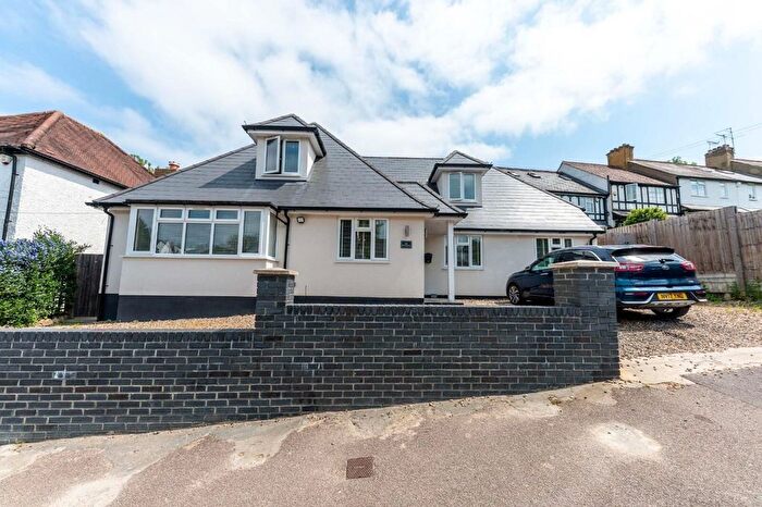 4 Bedroom Detached House To Rent In The Bungalow, Bushey, WD23