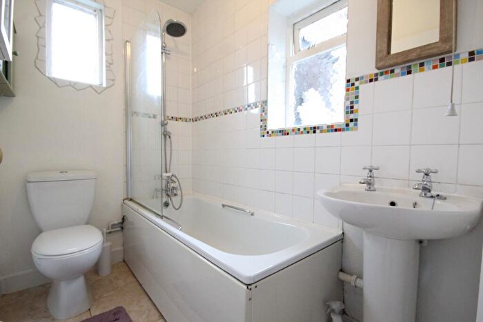 2 Bedroom Apartment To Rent In Bear Road, Brighton, BN2