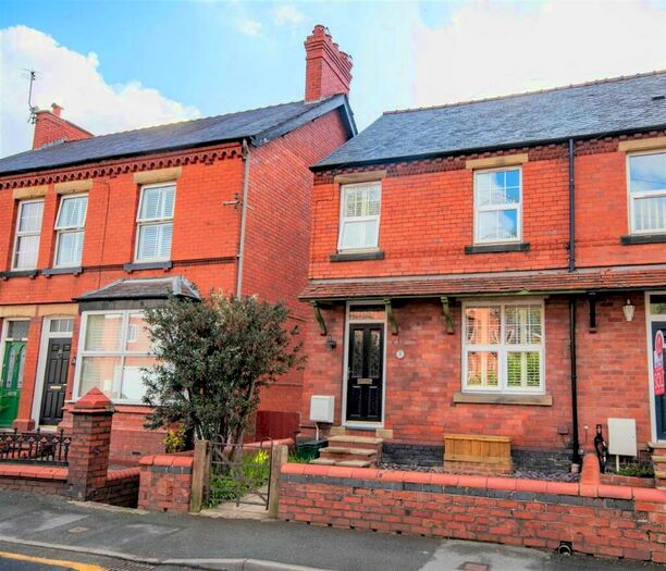 3 Bedroom End Of Terrace House For Sale In Greenfields, Llangollen Road, LL20