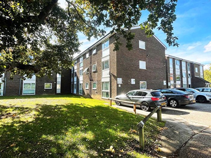 2 Bedroom Flat For Sale In Lupin Drive, Springfield, Chelmsford, CM1