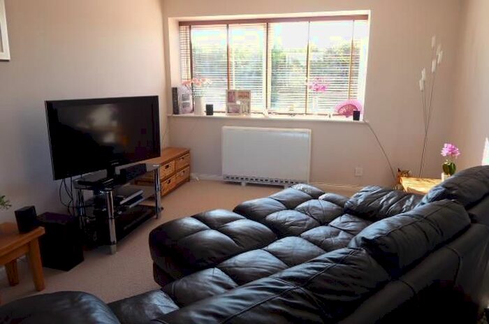2 Bedroom Flat To Rent In Bath Court, Powney Road, Maidenhead, SL6