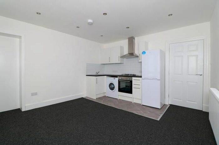 2 Bedroom Flat To Rent In Provost Road, Dundee DD3