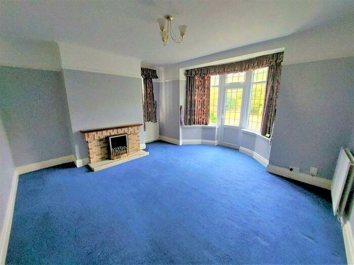 4 Bedroom Detached House To Rent In Dudley Park Road, Birmingham, B27