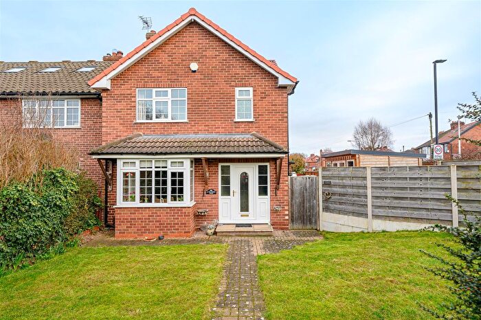 4 Bedroom Semi Detached House For Sale In Wetherby Road, York, YO26